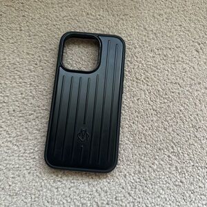 rimowa black matte iphone 14 pro case
